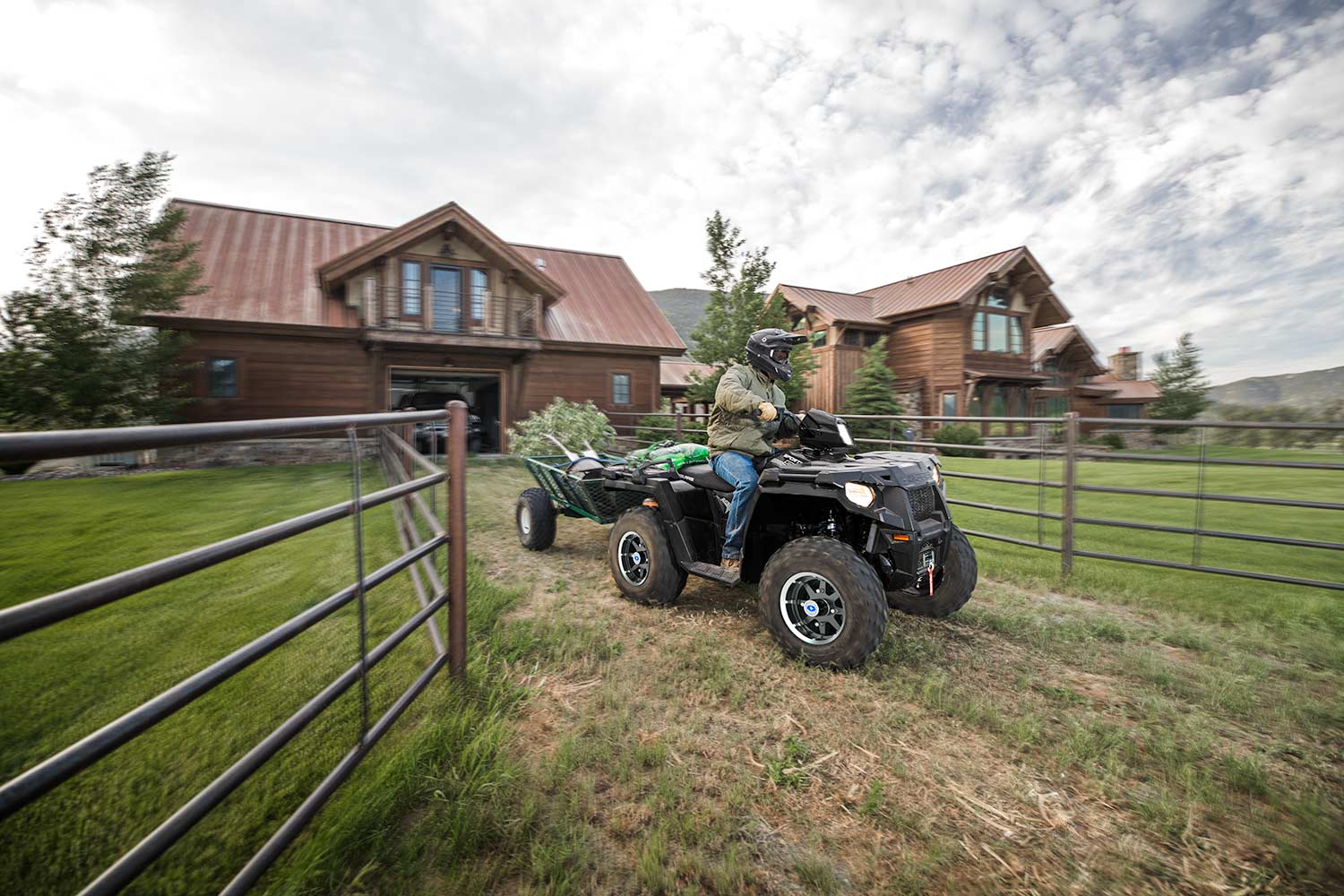 Certains quads sont spécialement adaptés aux travaux agricoles